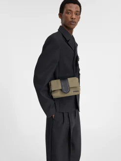Online Jacquemus De Bambino kleine messenger-tas Khaki