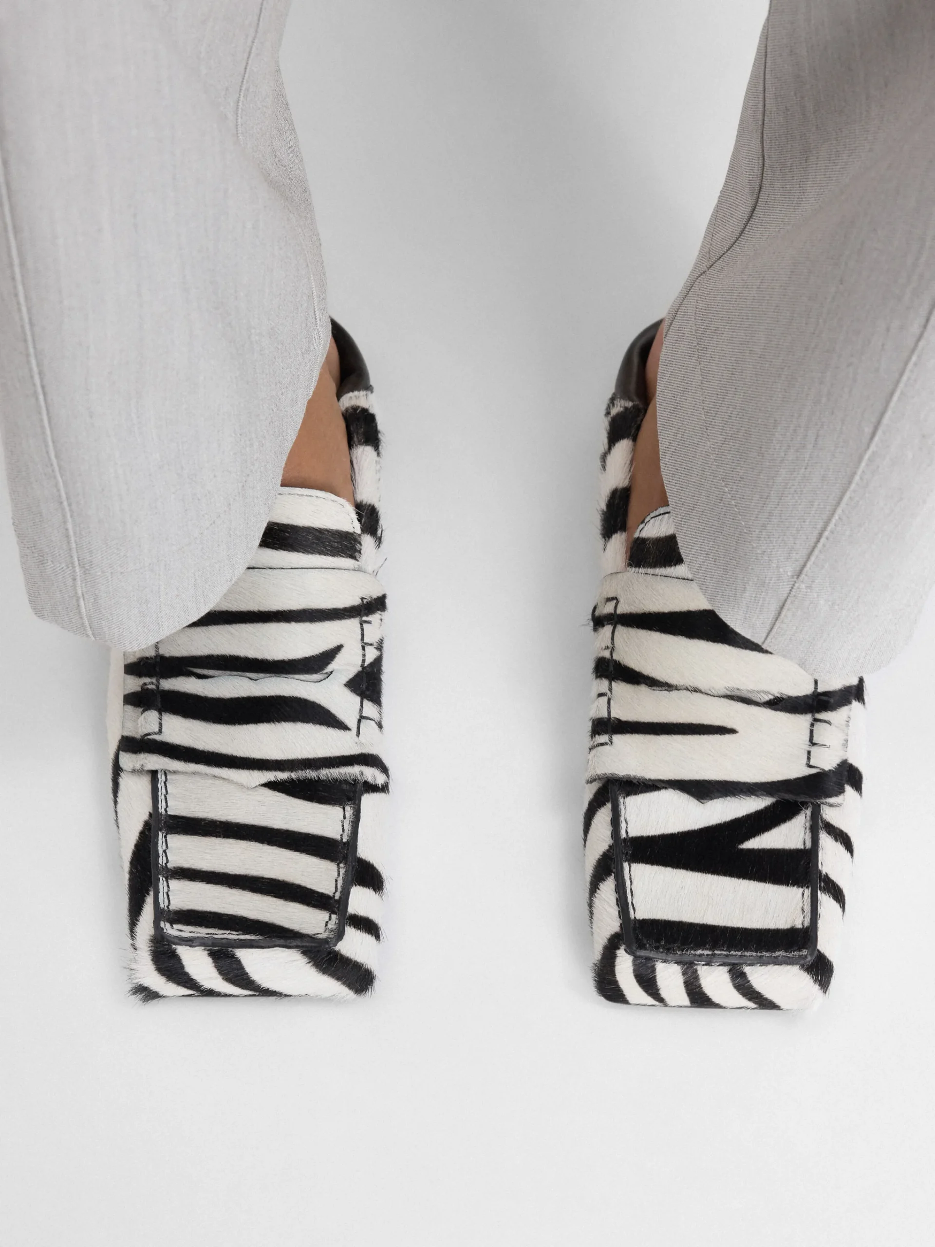 Discount Jacquemus De Carré instappers Black&WhiteZebra