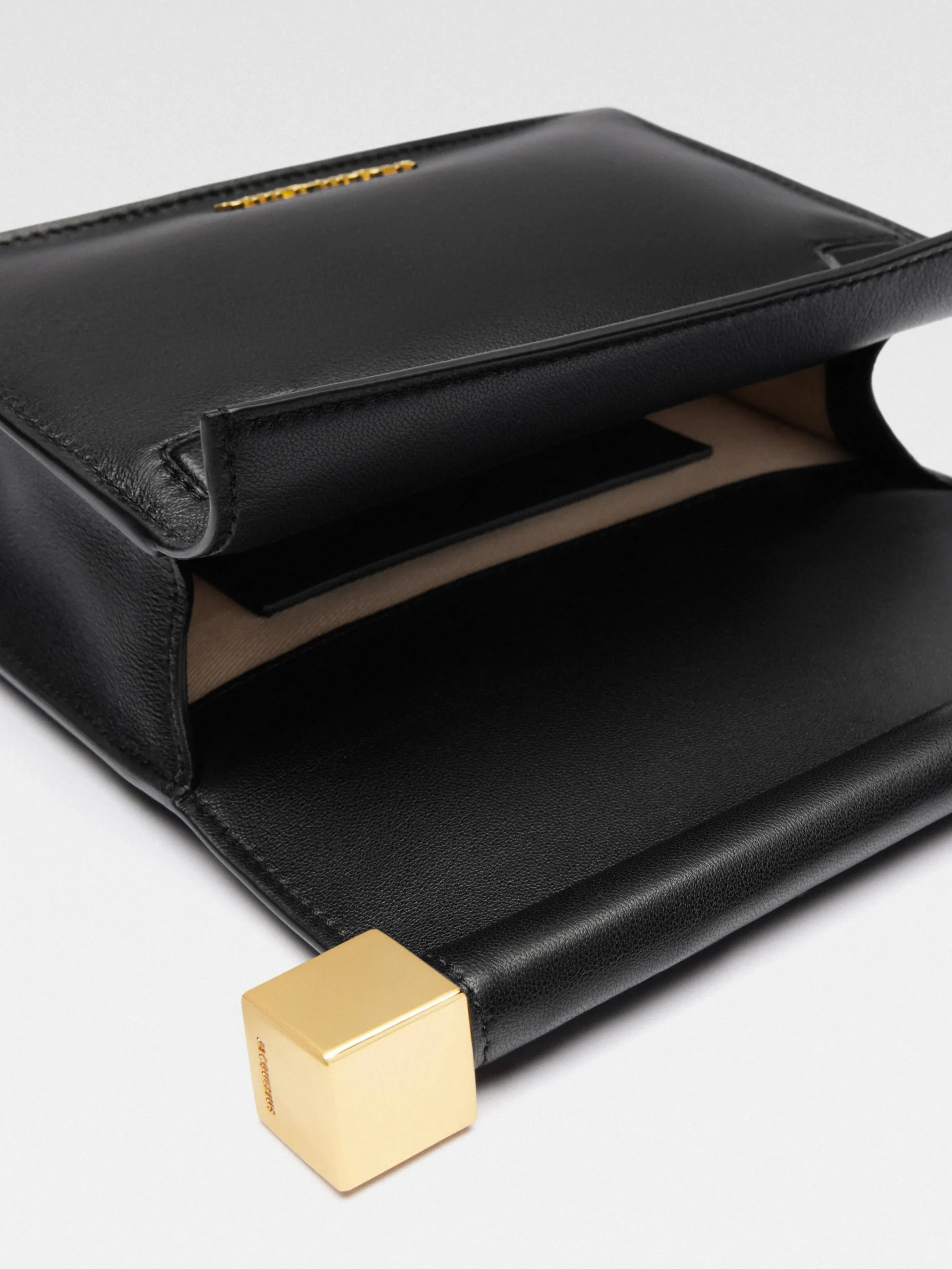 New Jacquemus De kleine Rond Carré clutch Black