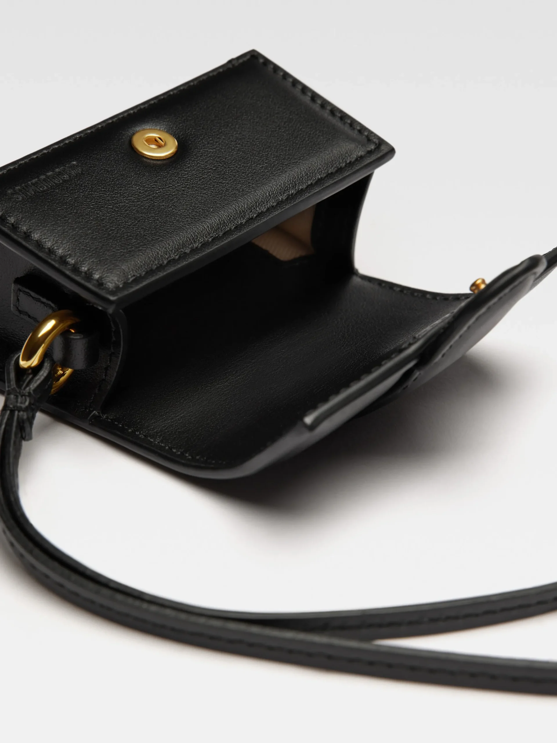 Hot Jacquemus Het Bambino hoesje met klep Black