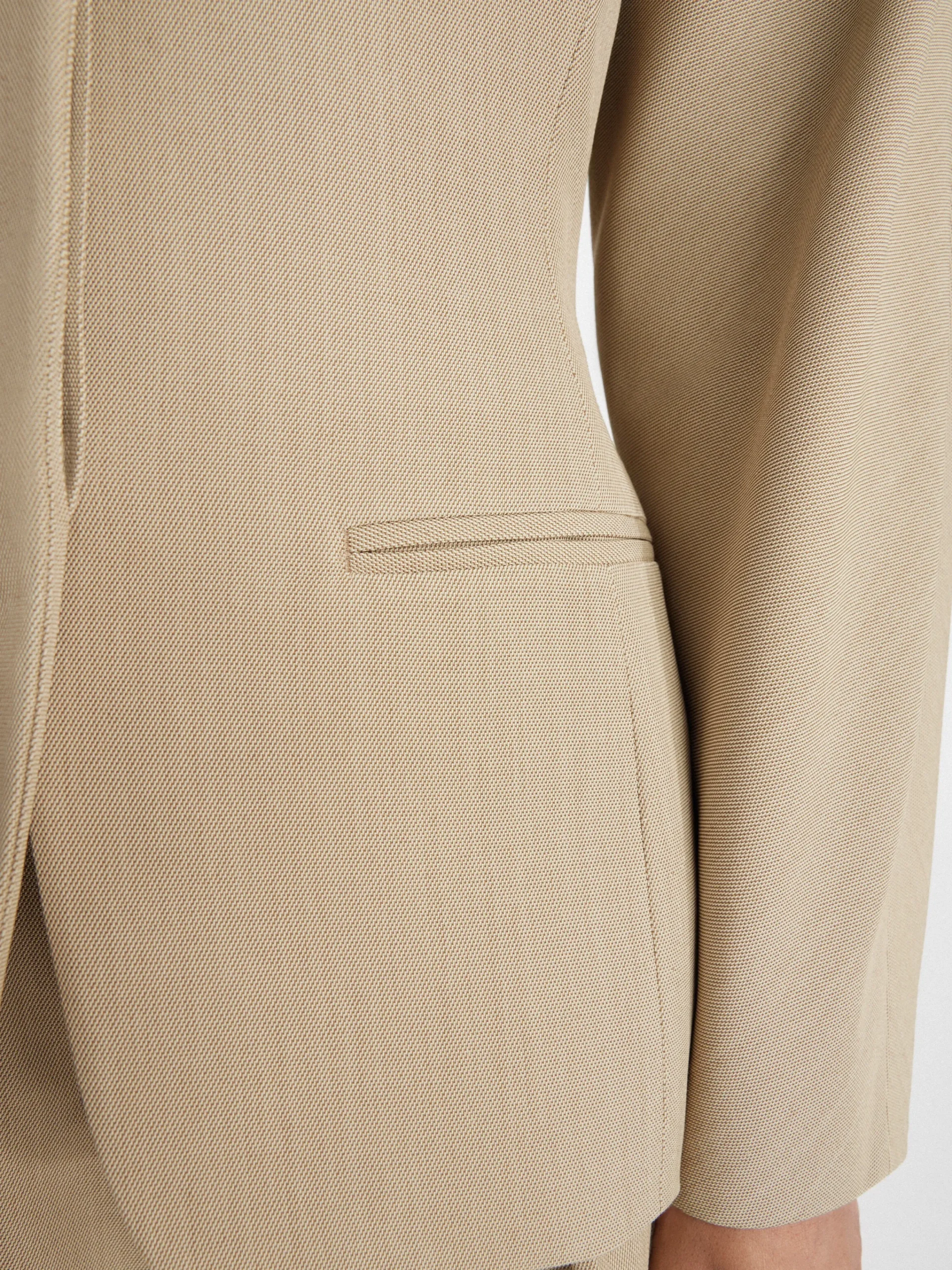 New Jacquemus Het Ovalo jasje Beige