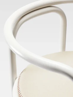 Online Jacquemus Locus Solus stoel Gae Aulenti +Exteta Off-White